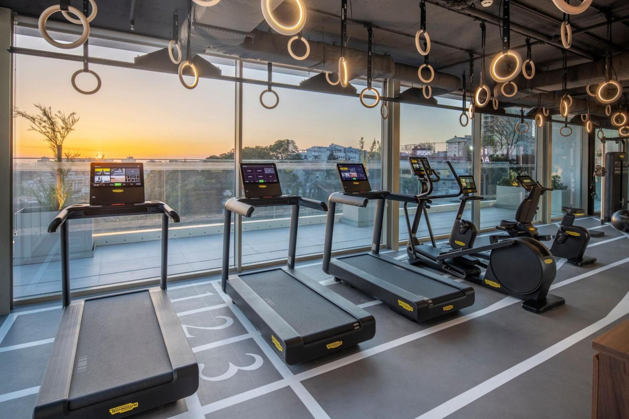 Renaissance Porto Lapa Hotel מראה חיצוני תמונה The gym at the 1001 Olympic Boulevard building