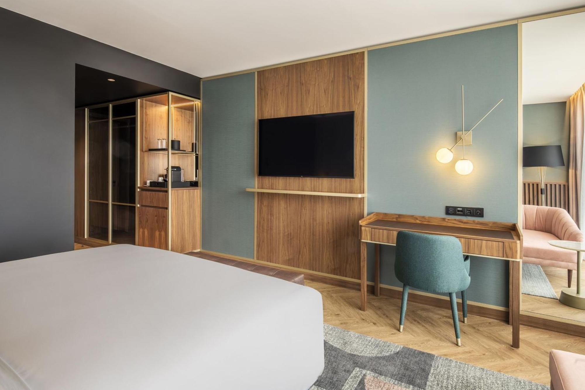 Renaissance Porto Lapa Hotel מראה חיצוני תמונה A room at the hotel